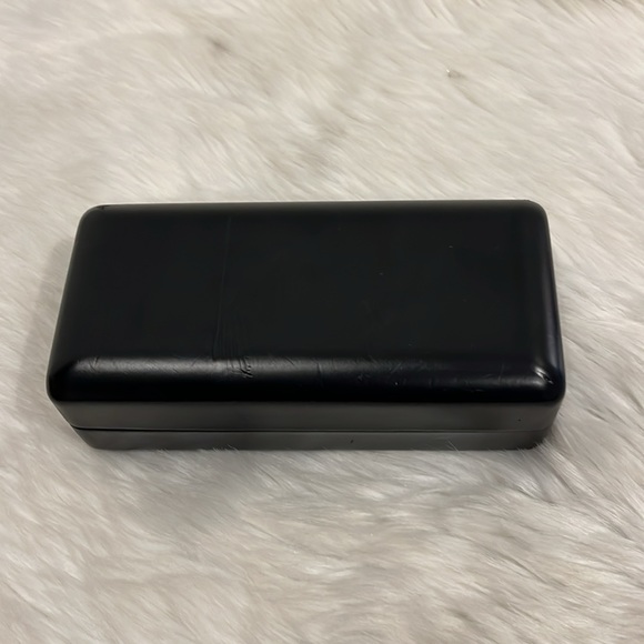 DVF Diane von Furstenberg Black Big Sunglasses Hard Case - Picture 4 of 11